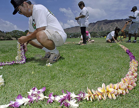 World's Longest Fresh Flower Lei - AP Photo