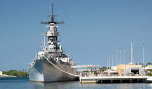 Battleship Missouri Gets a Facelift (Flickr Â©LukeGordon1 - 3999259281)